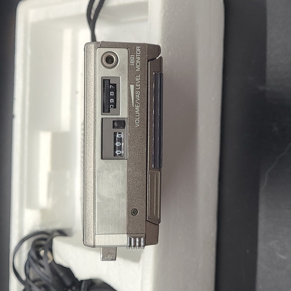 NIB Vintage Panasonic Mini Cassette Recorder RQ-355A - Picture 10 of 12